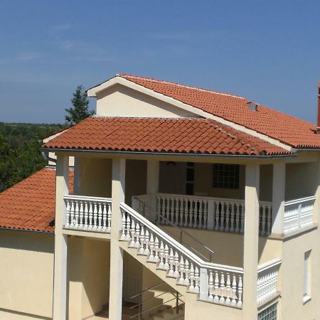 Apartment Cota Vinkuran Bagian luar foto