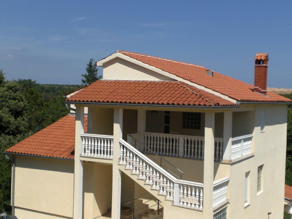 Apartment Cota Vinkuran Bagian luar foto