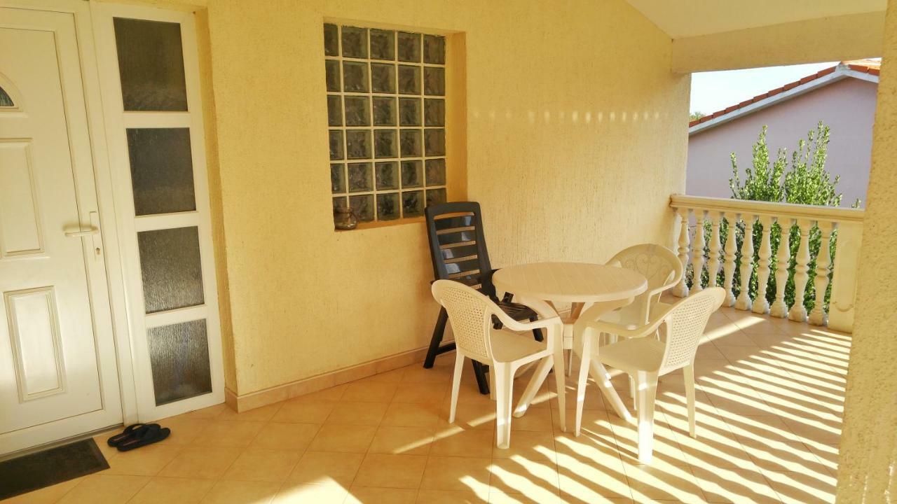 Apartment Cota Vinkuran Bagian luar foto